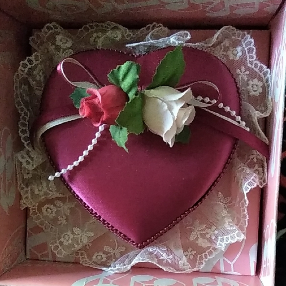 Elegant Pink Heart Jewelry Box